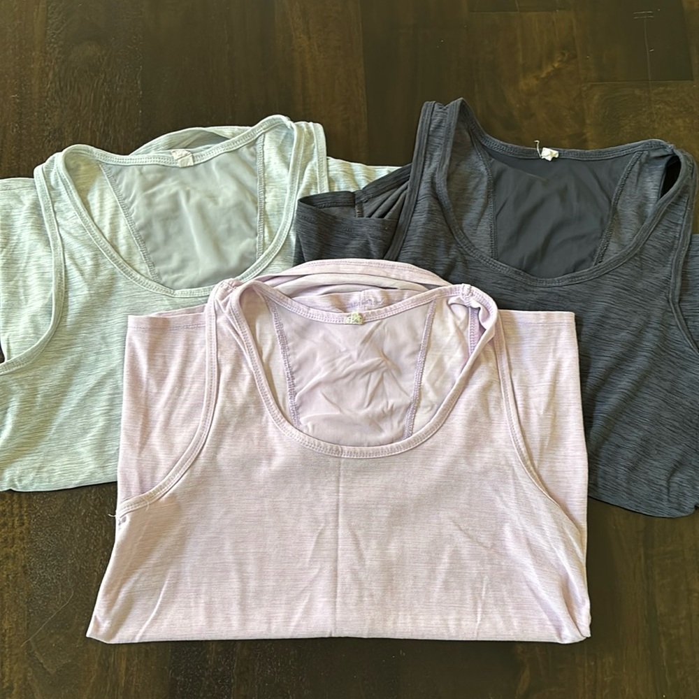 3 OLD Navy Active maternity workout tanks- size S